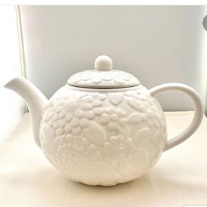 Hallmark White Floral Ceramic Teapot